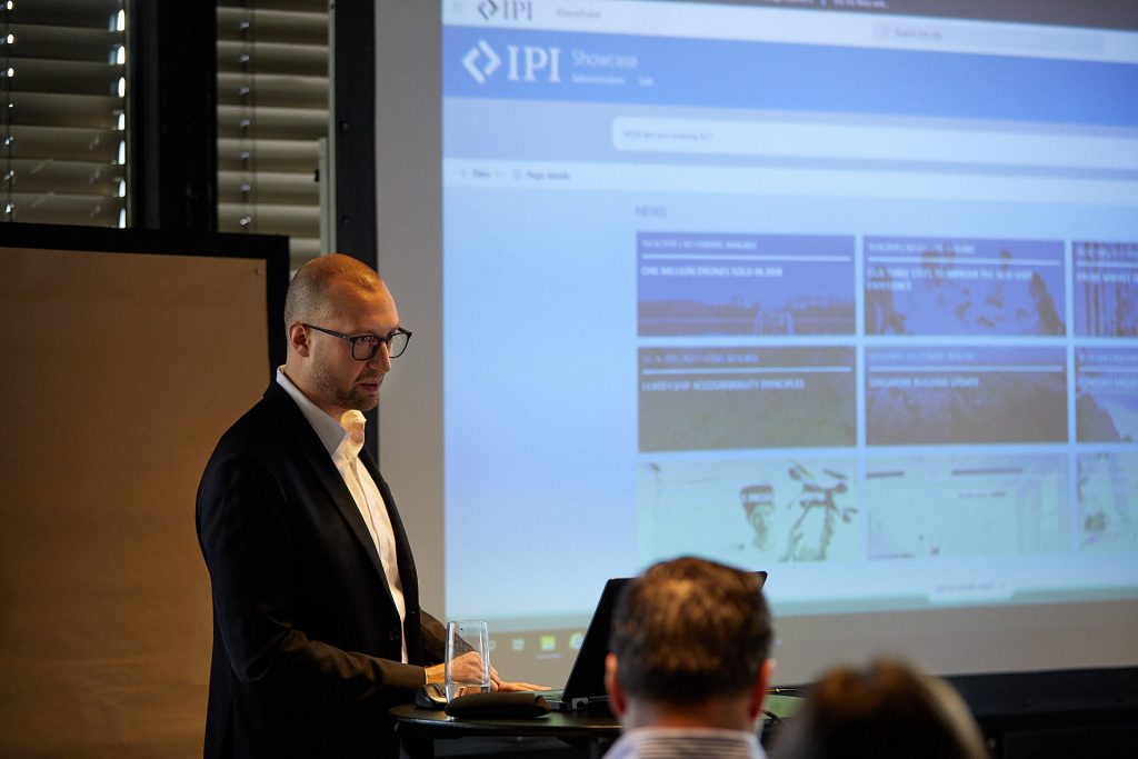 IPI-Consultant Stefan Kohl zeigte viele Beispiele zum Modern Intranet